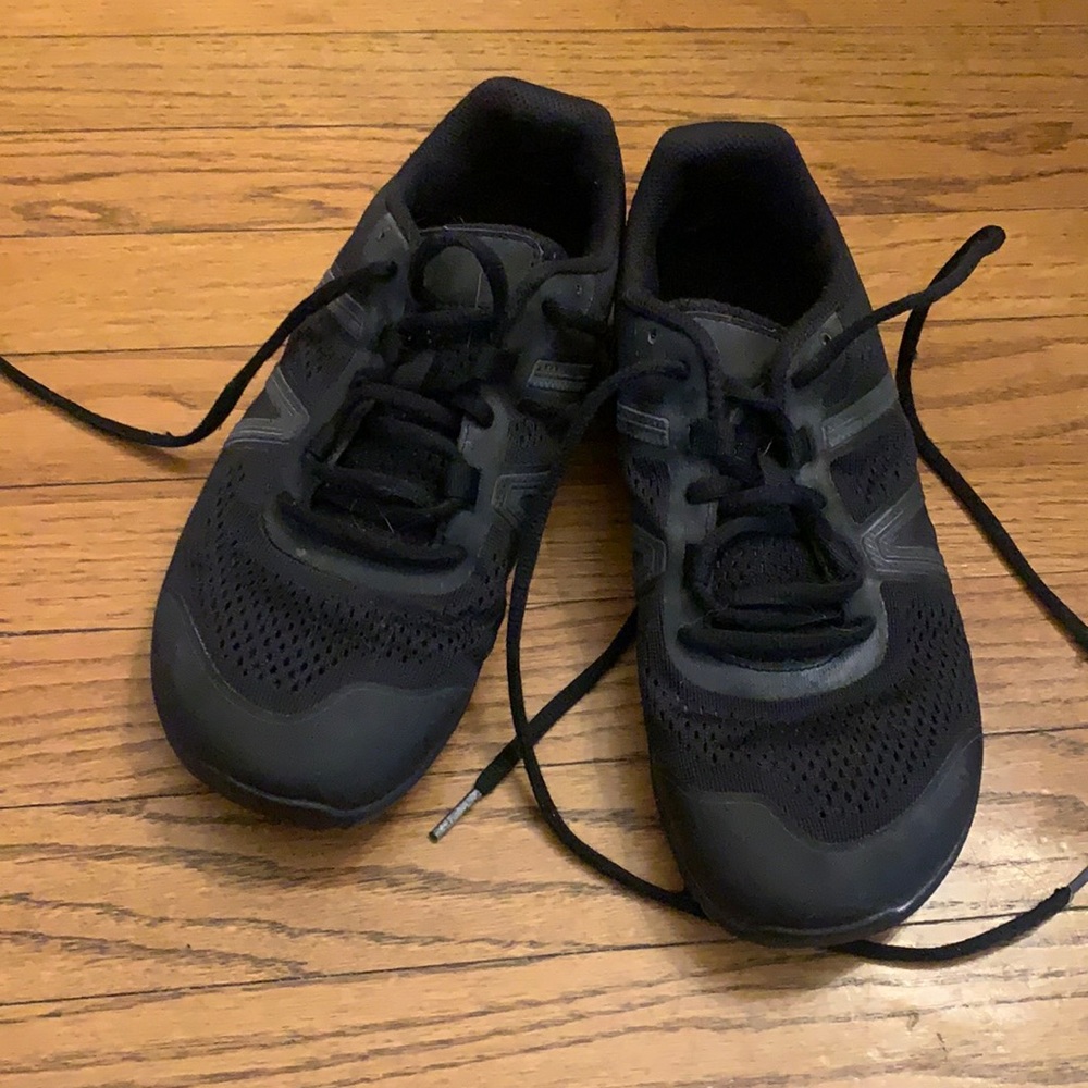 Xero Men’s HFS size 9